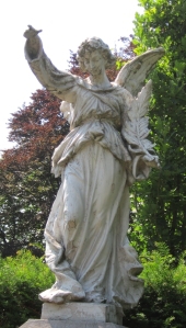 Engel von einem Grab auf dem Parkfriedhof