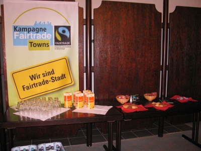 Fairtrade-Stand im Empfangsraum der Stadt Dinslaken