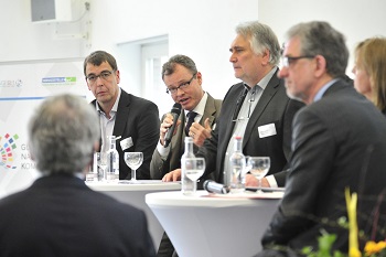 Bürgermeister Dr. Heidinger bei der Podiumsdiskussion Abschluss Global Nachhaltige Kommune