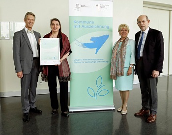 Auszeichnung mit VertreterInnen von Stadt Dinslaken, UNESCO und BMBF