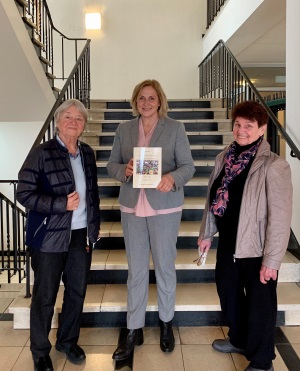 Foto: Renate Posth, Bürgermeisterin Michaela Eislöffel, Lilo Wallerich